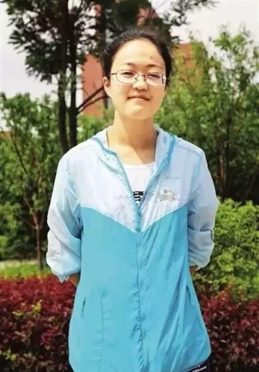 高考状元@她是内蒙高考状元,从小就是学霸,最后选择了清华大学工程物理系