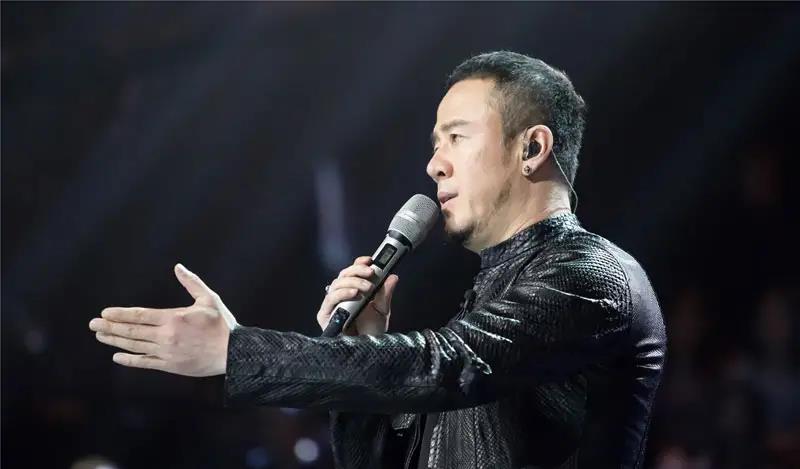 [杨坤]杨坤怒怼惊雷之后，歌词不变重新编曲“惊雷”，传播“真正音乐”