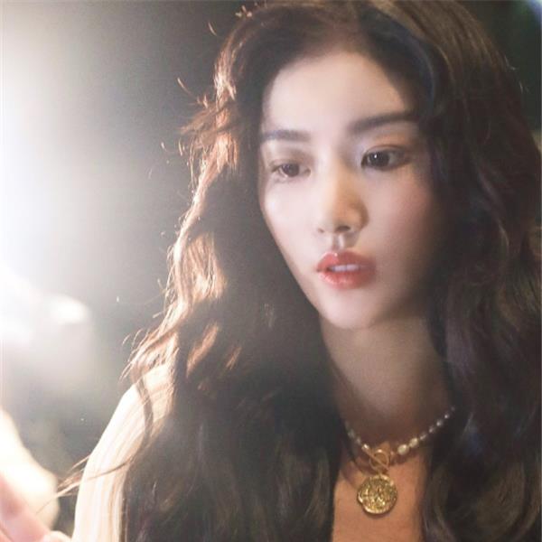 鞠婧祎|女星失去刘海啥样子，鞠婧祎辨识度低，程潇大脑门，而孔雪儿却美出新高度