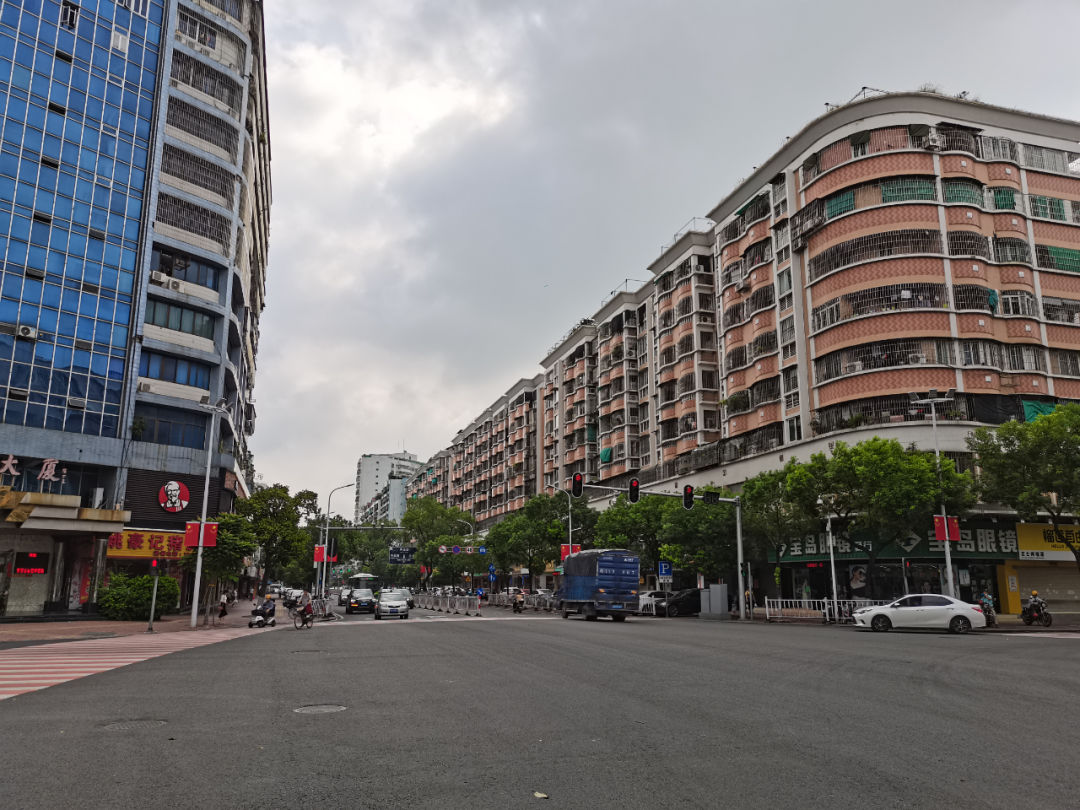 观点|曾比肩上海深圳，如今沦落三线，这座城市如何作到今天这地步