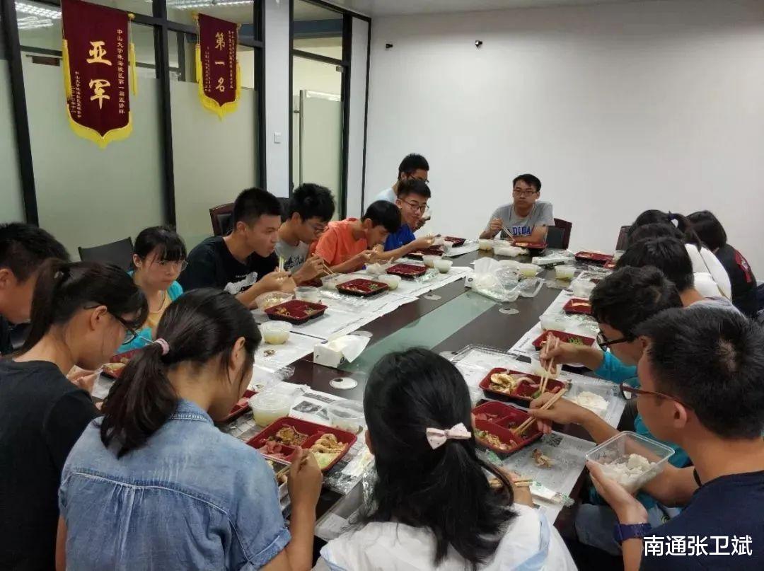 中山大学|舆情观察:中山大学副教授课间忘记关直播酿重大教学事故被解聘