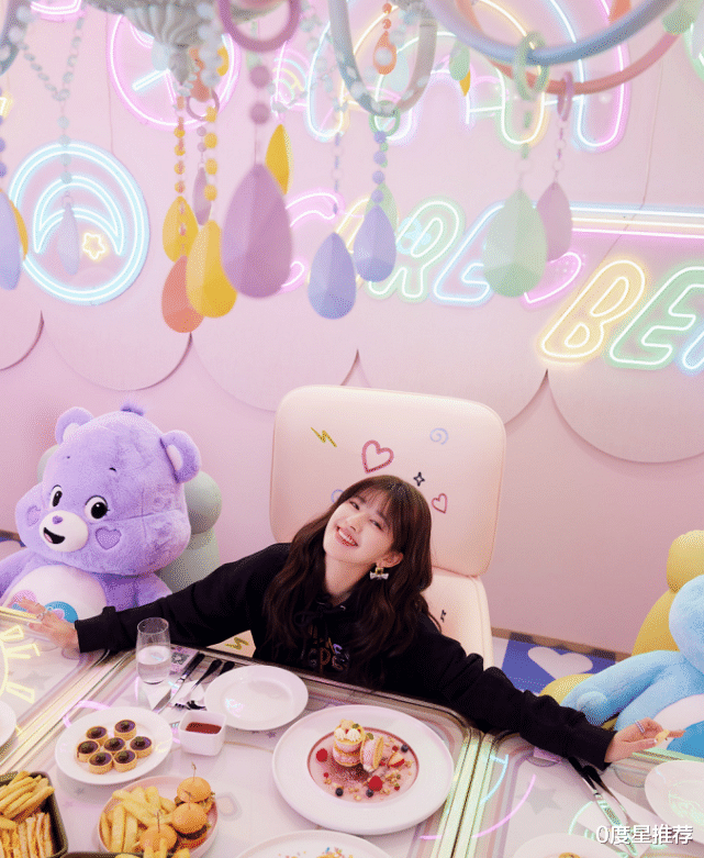 赵露思|赵露思怕是暴瘦上瘾了？减肥13斤变锥子脸，越来越像赵丽颖了