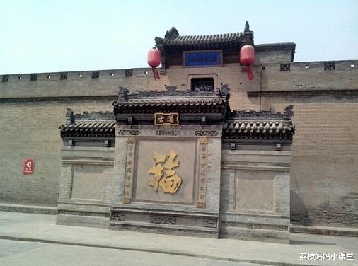 日军|日本侵华期间，为何不敢进乔家大院？专家：你看门口放的什么