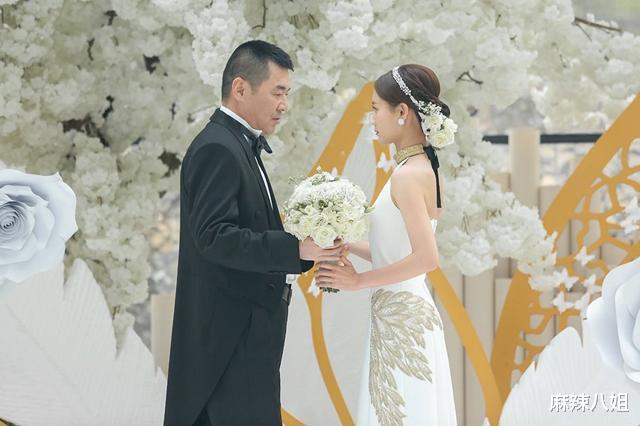 「李一桐」陈建斌李一桐新剧开播，压了两三年不是没有原因的