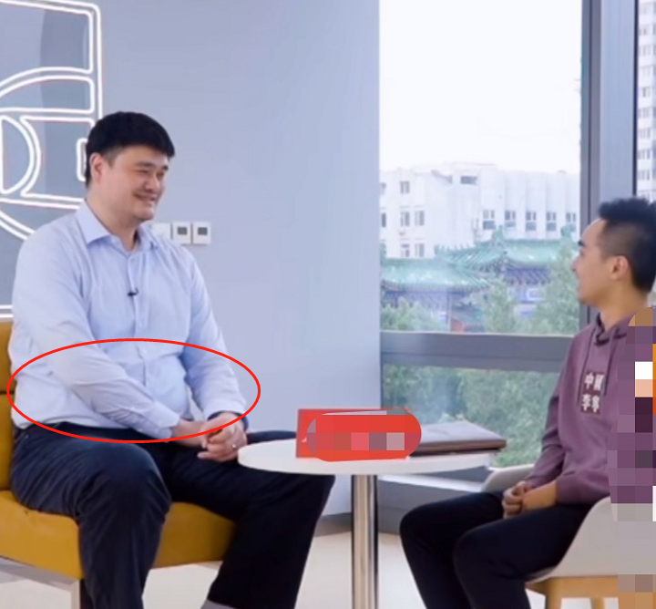 【孙杨】39岁的姚明发福严重,体重逼近400斤,妻子叶莉表示在生活中非常的不便