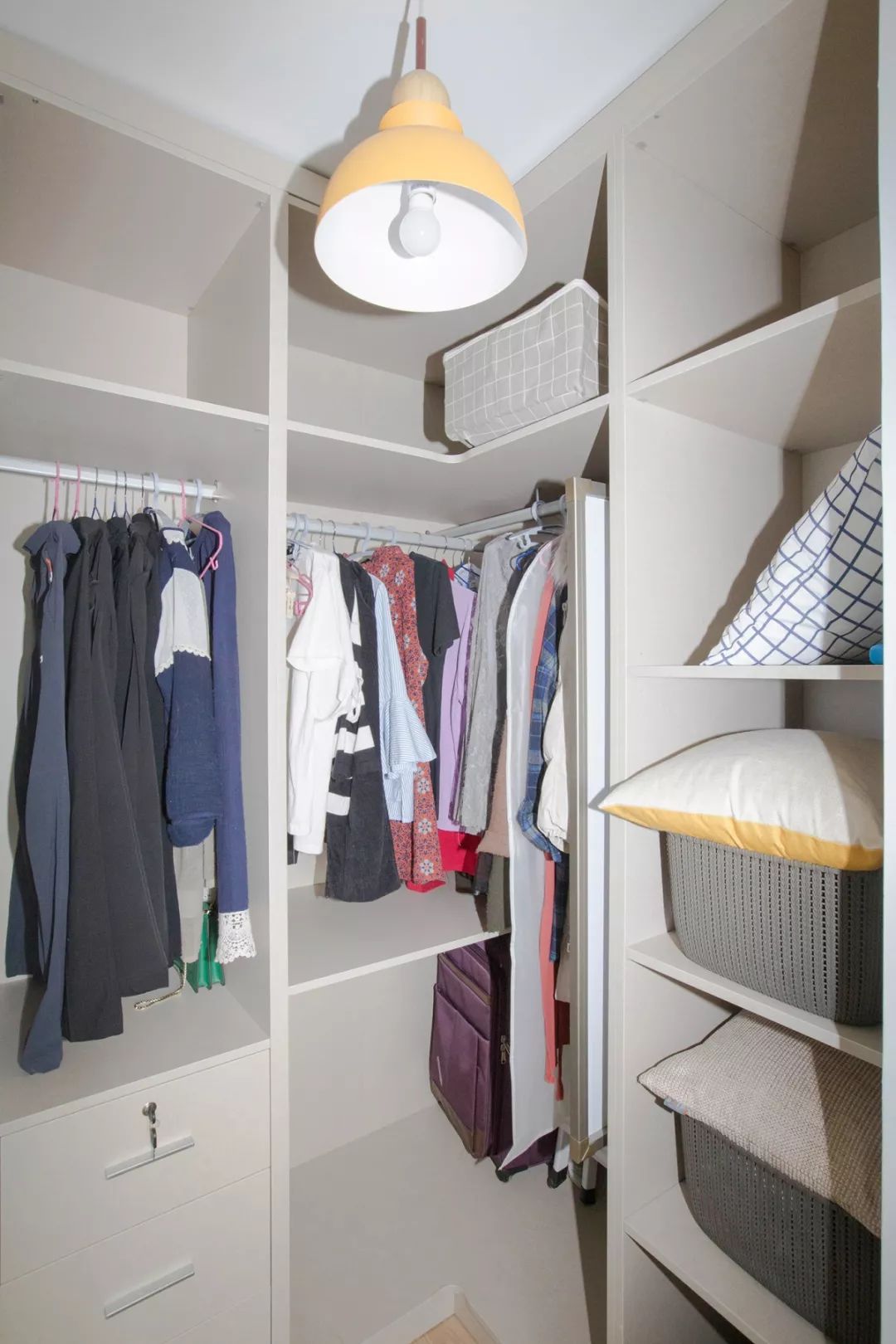 |40㎡温馨单身公寓，户型虽小也算有房一族，父母都不操心相亲了