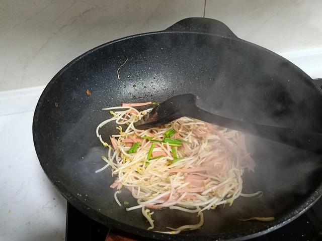 随手做了1菜1汤，5元钱都不到，晒朋友圈，朋友却说：馋死人了