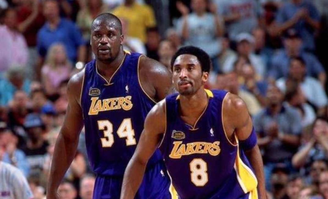 奥尼尔@奥尼尔回忆4位超巨队友：Kobe像乔丹，便士像魔术师，那詹姆斯呢