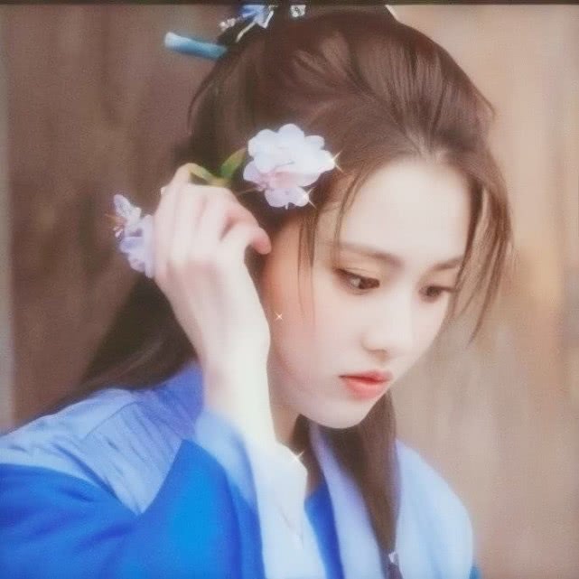 赵丽颖@《有匪》杀青，赵丽颖为何感到压力？原因竟是剧中的两位女配角