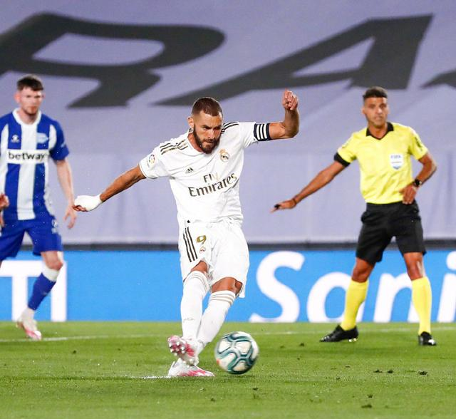 皇家马德里|皇马从0-2到4-0！法国巨星狂造27球成最大功臣 齐达内被彻底征服