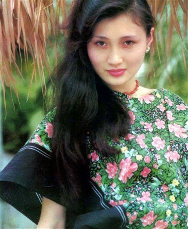 林芳兵|80年代第一美女,因长得太漂亮遭人算计,被丈夫用632封情书追到手