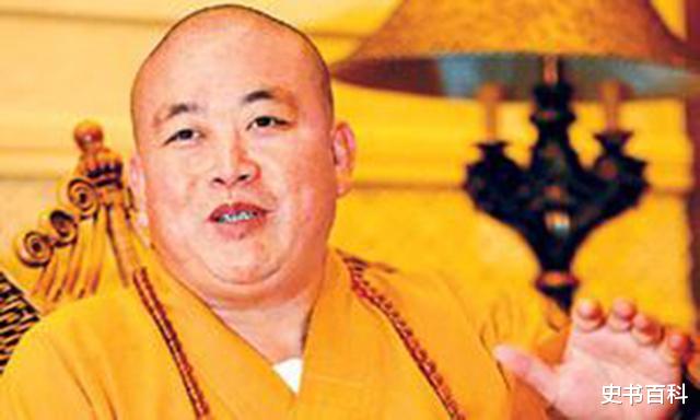 :释永信办公室豪华非常,用新品电脑、手机,全套红木家具值多少?