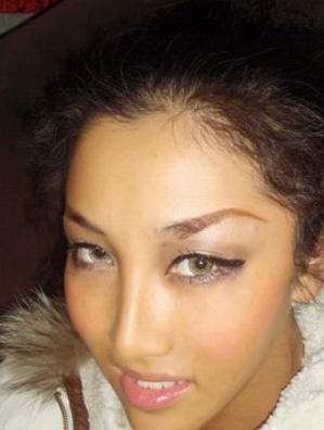 慈世平■科比好友因\特殊癖好\,将中国女歌手折磨至肛裂,如今怎样了