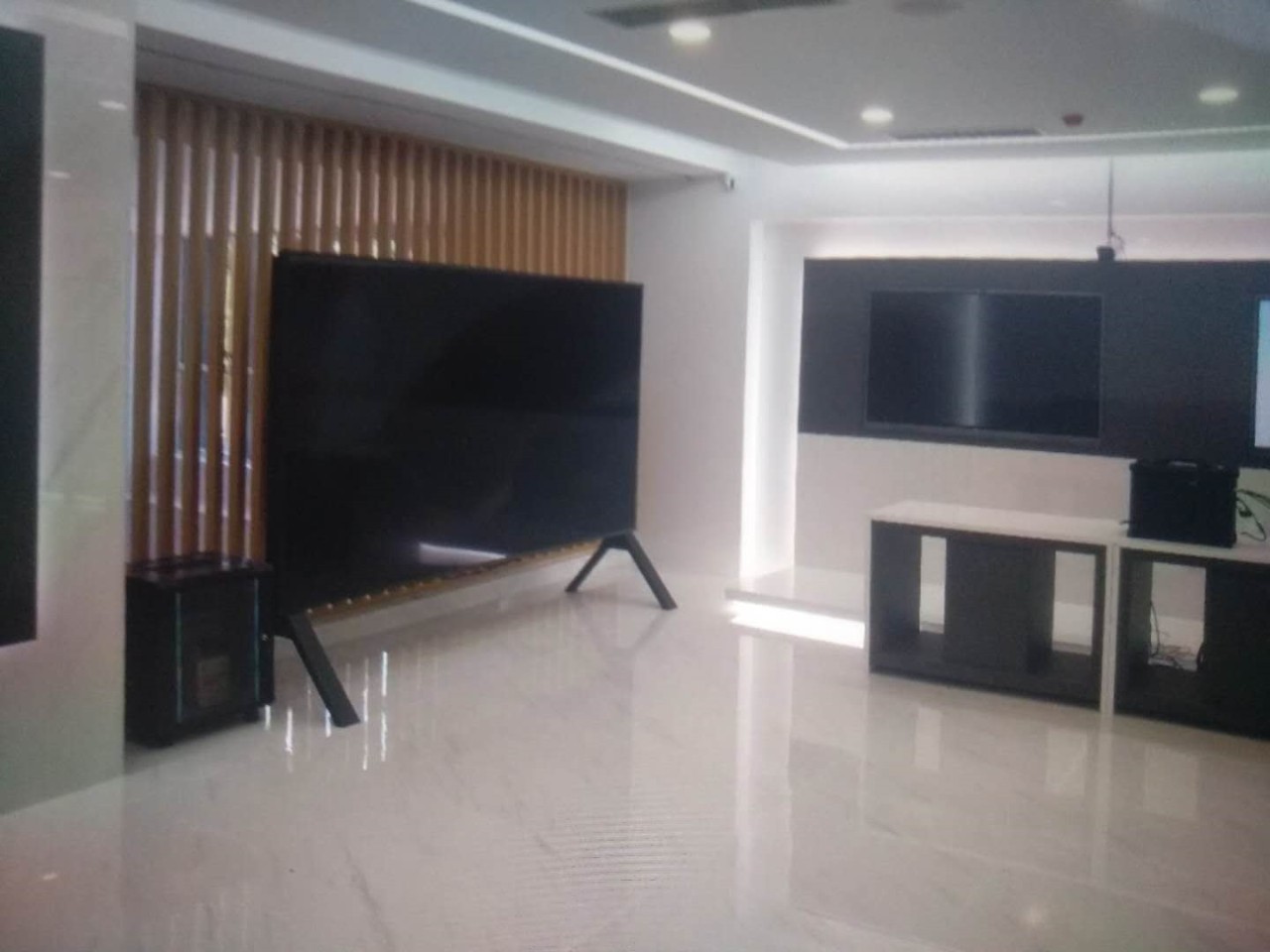 荣耀|iQOO 5真机谍照提前曝光；荣耀猎人游戏本核心配置确定