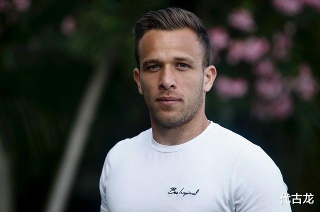 「俄罗斯」皮亚尼奇换阿图尔！尤文一进三出赚5180万，C罗获得强力帮手