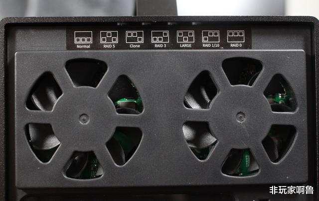 |麦沃K35274D四盘位阵列盒评测：解决视频剪辑人的存储麻烦？