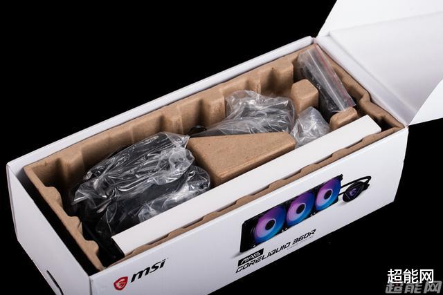 显卡|这次攒机，我选了微星全家桶：除了有才华还要有颜值