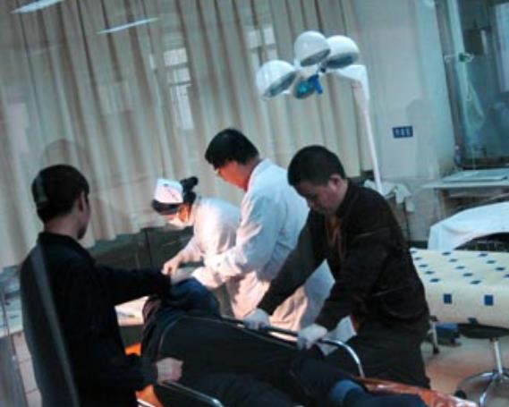医生|40岁女子跳广场舞，20分钟后却意外死亡，医生：都是丈夫的错
