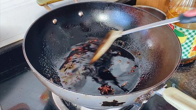 黄瓜|婆婆坚持每天吃这个蔬菜，54岁了没有小肚腩，原来它真能减赘肉