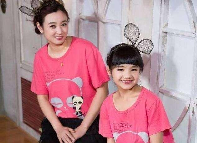 李勒优|李勒优：3岁露宿街头，参与《变形计》改变命运，今17岁清纯可人