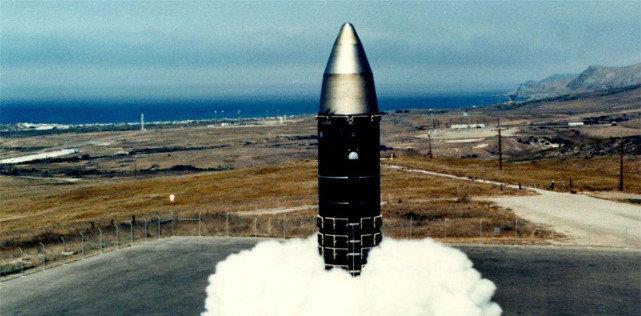 『东风-41弹道导弹』我国实力有多强？一枚导弹堪比23枚核弹，没有哪个国家能侥幸生存