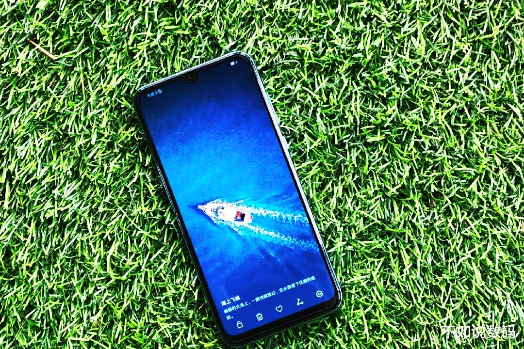 电池|几乎无短板的三款千元机，第二款5000毫安电池，第三款53万跑分！