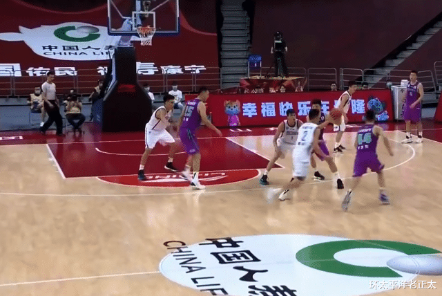 山东男篮■CBA险爆大冷！传统劲旅险被倒数第2掀翻，落后17分上演超级大逆转，本土悍将罚篮绝杀