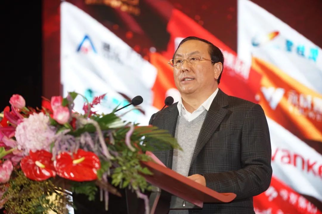 任泽平、胡葆森又有新观点！在这场全国规格最高、规模最大的地产年会上，他们给行业打了一剂强心针！