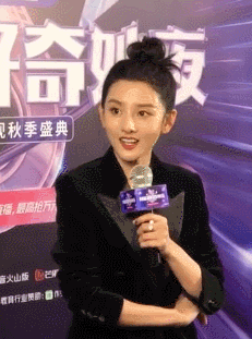 周游|童星光环出道，手持逆天资源，可这位小花怎么越来越网红了？