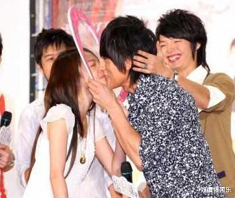 吴尊|吴尊婚姻看似美好，背后却隐藏无数\谎言\，完美丈夫人设成笑话