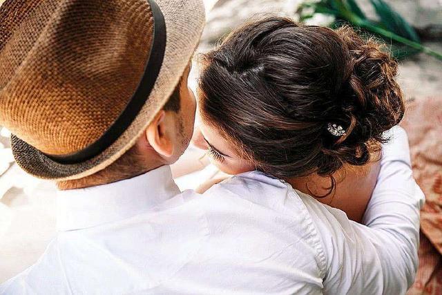 绝经|绝经后还能过\恩爱生活\吗？可能面临3个困扰，早知道早受益