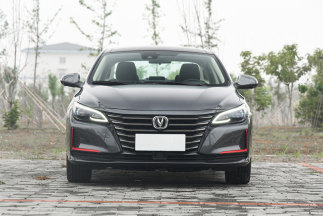 长安汽车|长安又一“黑马”，4米8长超1米9宽，180马力起步，迷倒一片