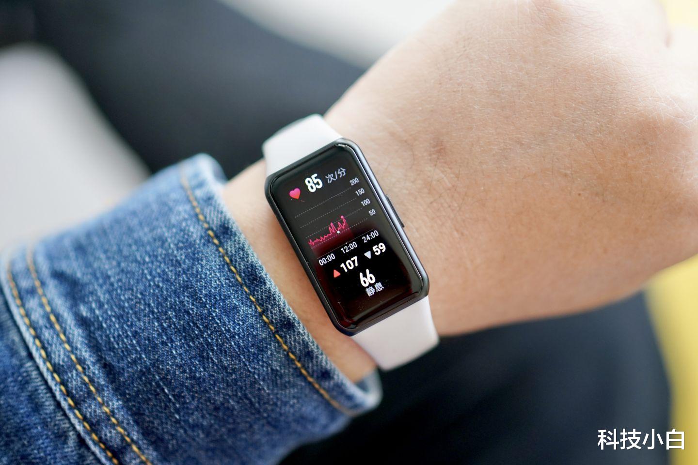 华为荣耀|荣耀手环6上手评测：引领手环全面屏时代，健康运动监测全面升级