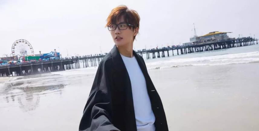 许嵩|一个纯粹的音乐人，?一首充满人道主义的歌！网友：不是单纯的歌曲