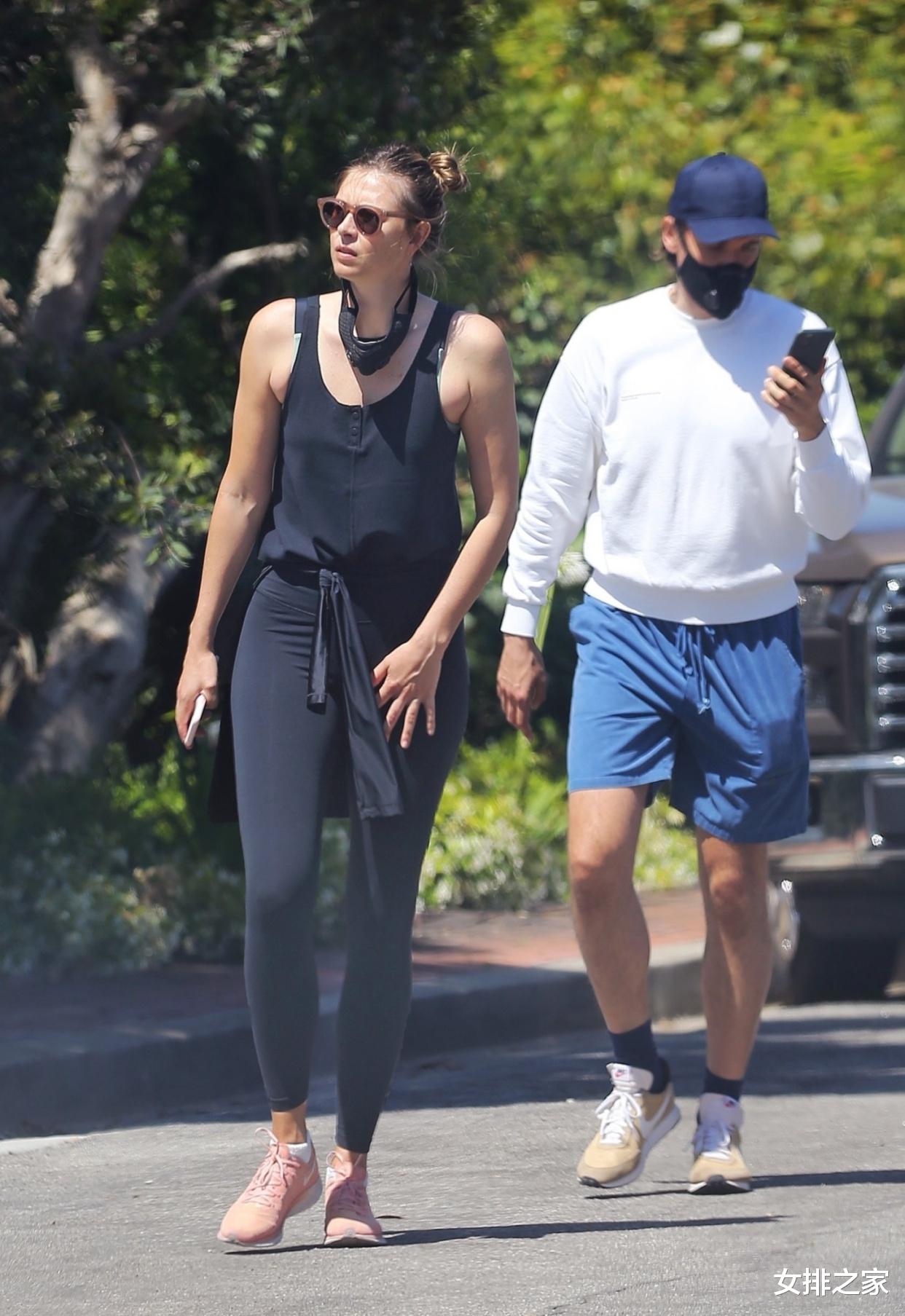 『莎拉波娃』莎拉波娃户外锻炼，有向俄罗斯大妈发展的一点点趋势