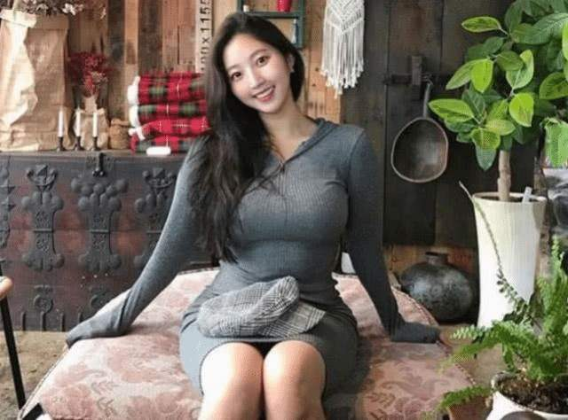 【蒋聘婷】因“刘强东”走红的蒋聘婷，国外住豪宅生活奢靡，女人味难以抵挡