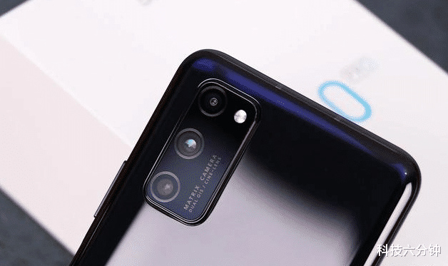 [华为手机]卢伟冰真没说谎，荣耀首款5G即将降至新低，网友：价格更感人