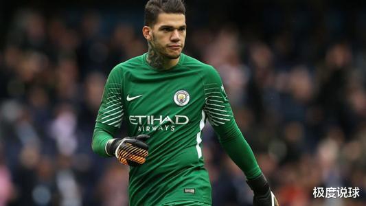 巴西队|从幸福的烦恼到无人可用，巴西遭遇门荒，曼城门神暴跌2000万