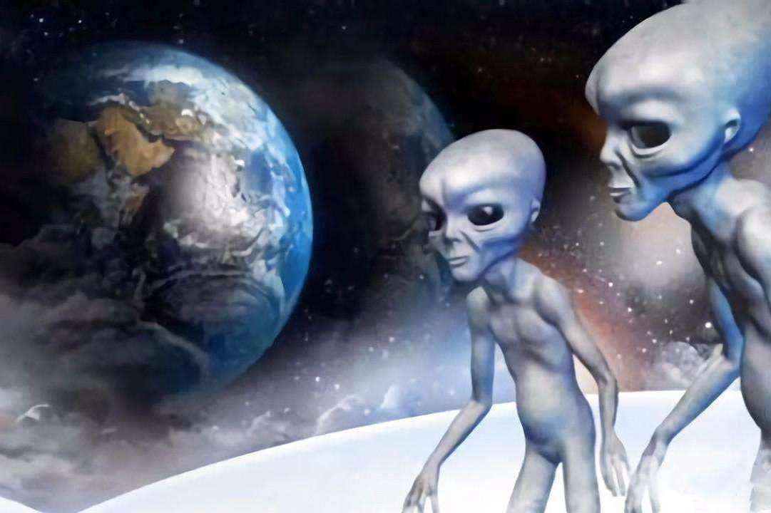 「月球」月球疑似发现“外星人残肢”，姿势十分怪异，这究竟是个什么东西？