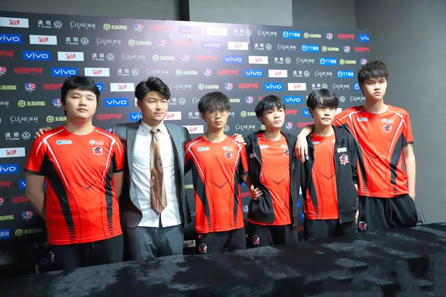 ag战队@给AG超玩会早有征兆？DYG多名首发选手联合，最后败给了主播！