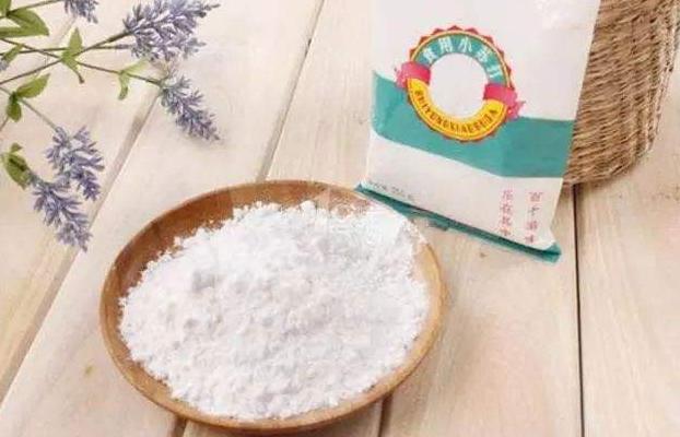 锅底变成黑色，不要再用钢丝球猛刷了，教你一个轻松清洁小秘诀