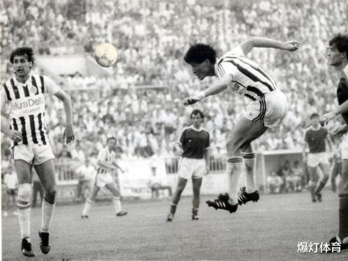 国足|国足5高中锋!平均身高1米87,头球能力一流,第5曾1场进5球