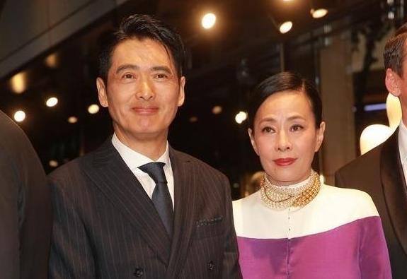 香港|走进周润发在香港的家，房子像是年久失修，外墙只是简单刷个白墙