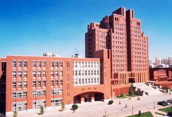 【高校】我国最“幸运”的医科大学，实力没同类高校强，却能够成为211