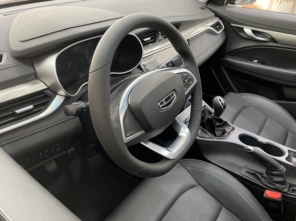 吉利帝豪■9万落地，英朗、帝豪、逸动PLUS和比亚迪秦，探店对比后更推荐谁