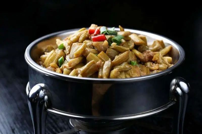 「血糖」让北方人想不明白的是，南方人怎么连这种菜梗都吃？听到喉咙都痒