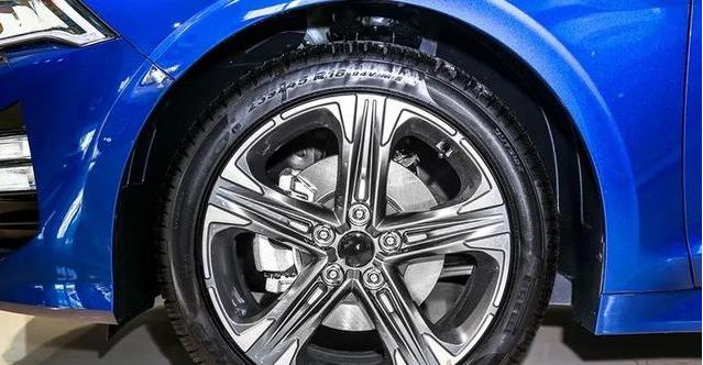 奥迪A7@1年没白等，又一重磅即将上市，大掀背美过奥迪A7，或16万真迷人