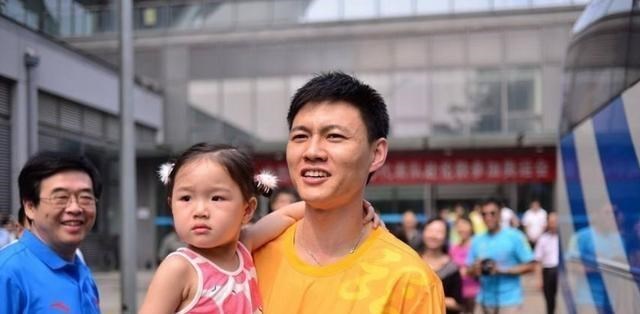 「仲满」中国奥运冠军仲满现状，37岁身材发福，妻子官至大学团委副书记