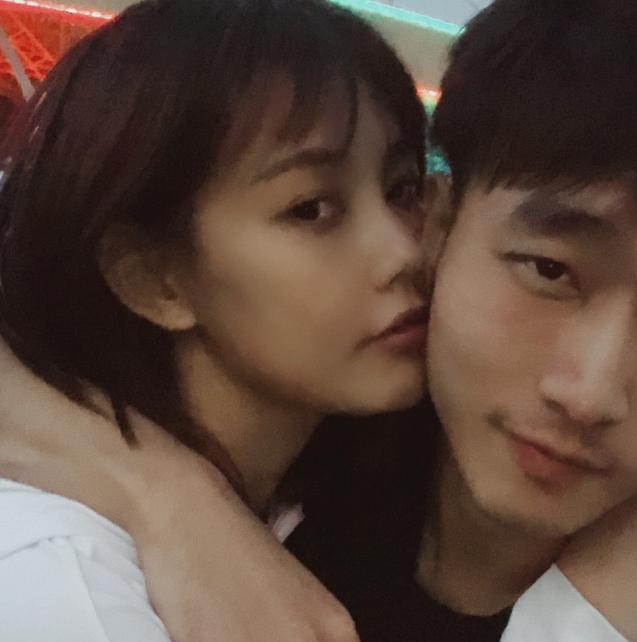 「王佳敏」好消息！女排名将公开恋情，和男友甜蜜拥吻羡煞旁人