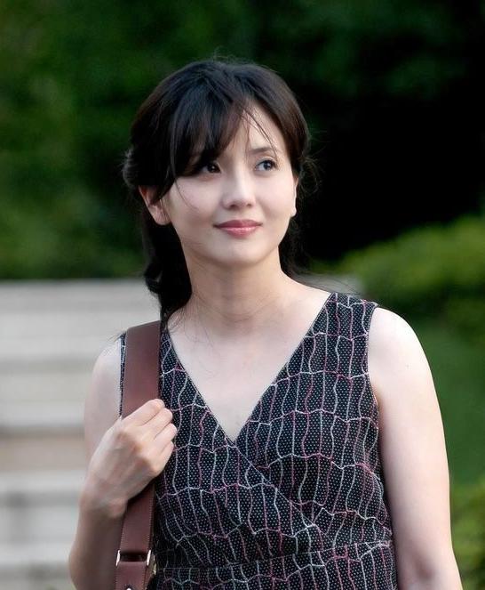 陶慧敏|她是国家一级演员，为丈夫守寡11年，如今54岁美过20岁女儿